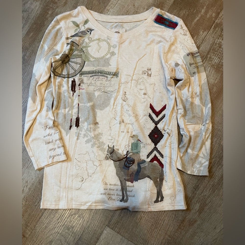 𝔻𝕆𝕌𝔹𝕃𝔼 𝔻 ℝ𝔸ℕℂℍ Cream Graphic Long Sleeve Top